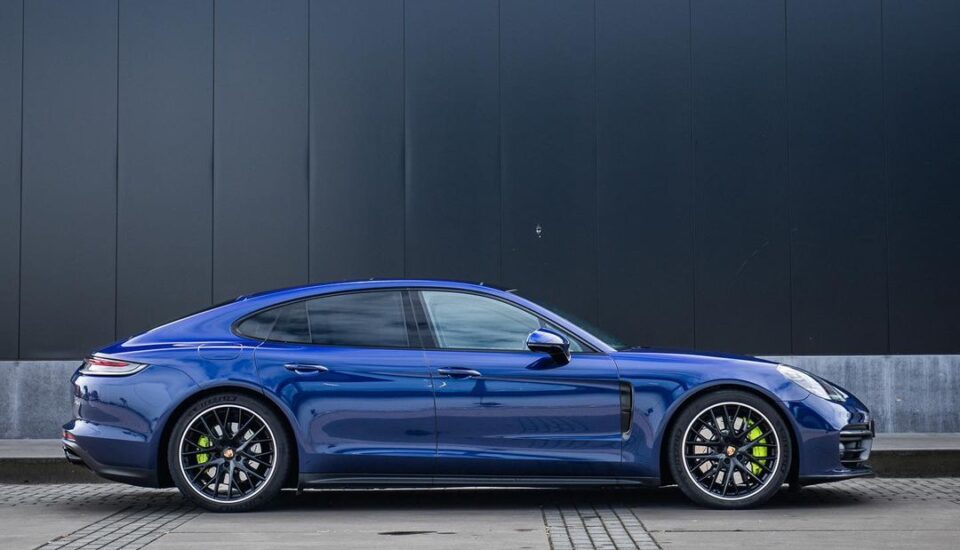 Porsche Panamera 4s Blue