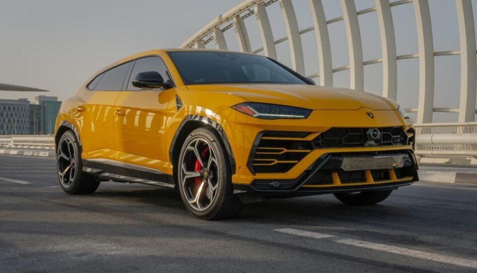 Lamborghini Urus Yellow