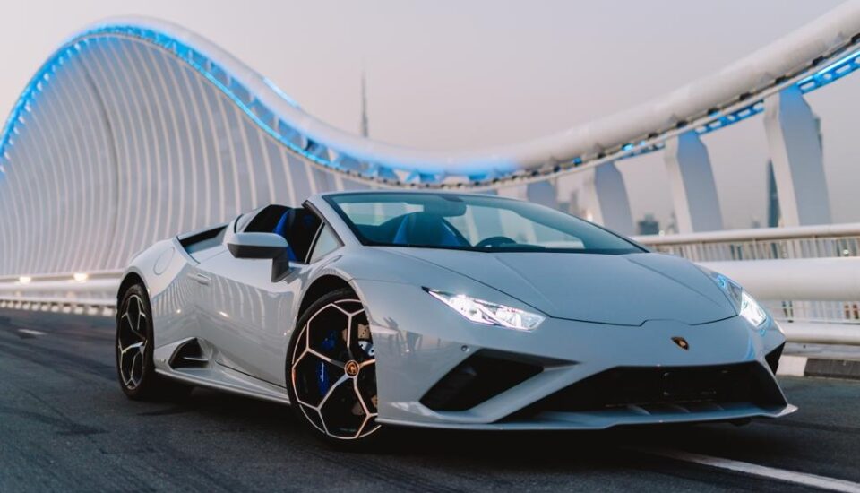 Lamborghini Huracan EVO Spyder White