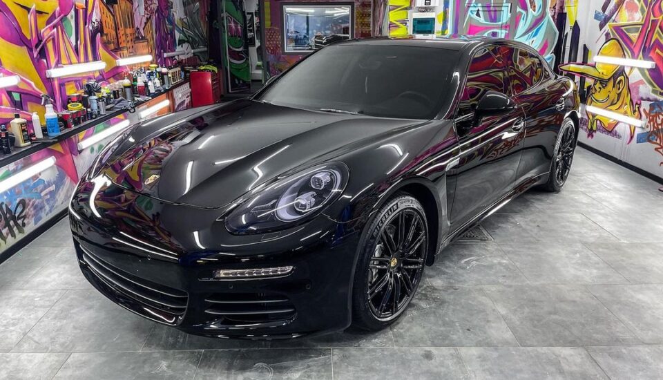 Porsche Panamera 4s Black